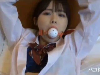 柔情小妹跟小哥在家激情性爱给狼友看，全程露脸喜欢在小哥怀里上位抽插，边亲边草多体位玩弄，呻吟可射刺激